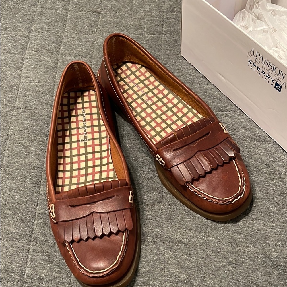 Sperry Brown Leather Flats with Moccasin Toe and Kiltie Fringe